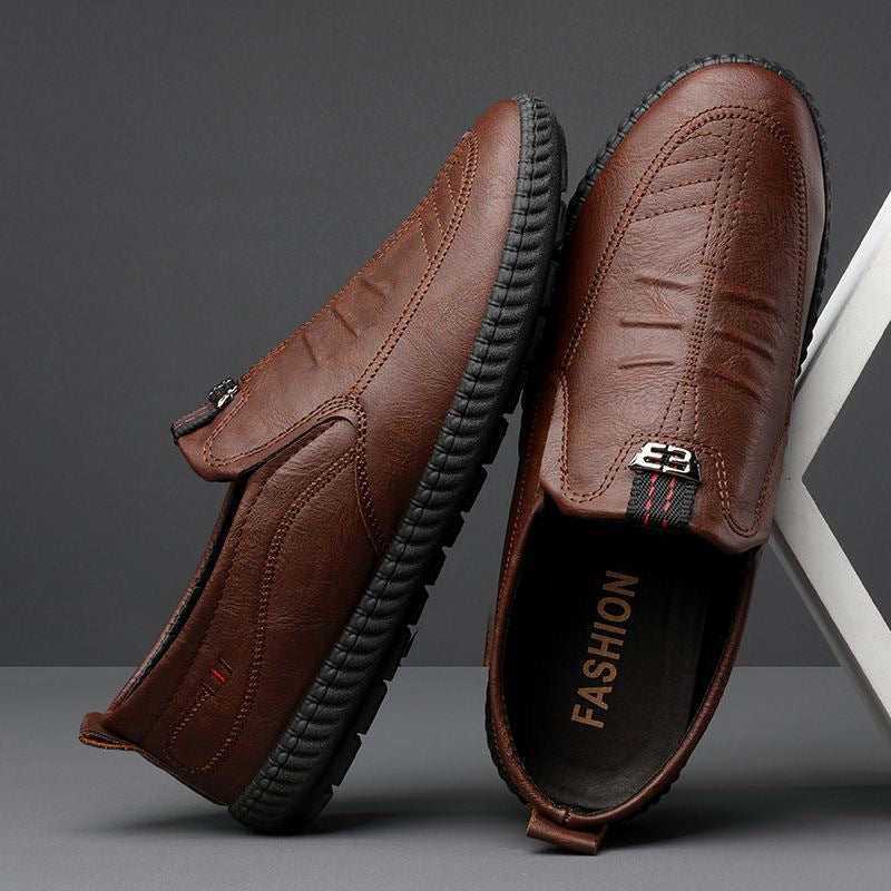 【39-44】 2025 új alkalmi bőrcipő férfiaknak üzleti bőrcipő puha aljú kényelmes bőrcipő férfi tavaszi trend divat divat