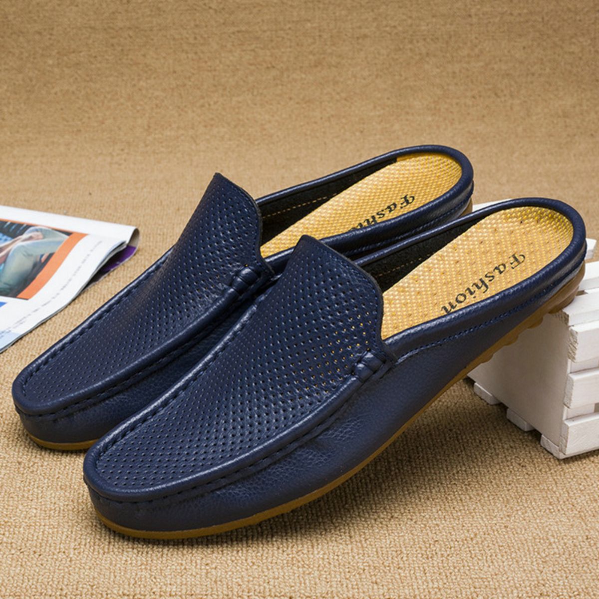 ✨【Korlátozott mennyiség】👞【39-45】Új stílusú, kényelmes és légáteresztő valódi bőrből készült, kézzel készített férfi papucs