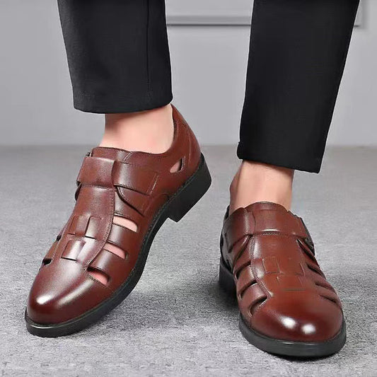 👞  Nyári férfi bőr szandál puha, légáteresztő alsó lyukas bőrcipő lábujjtáska bőrcipő