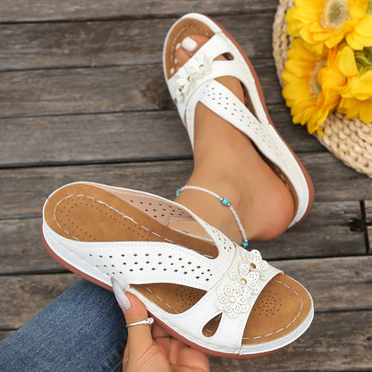 💓👡【7 színben kapható】Üreges sarokkal ellátott nyári szandál, kiváló minőségű, kényelmes minden napra